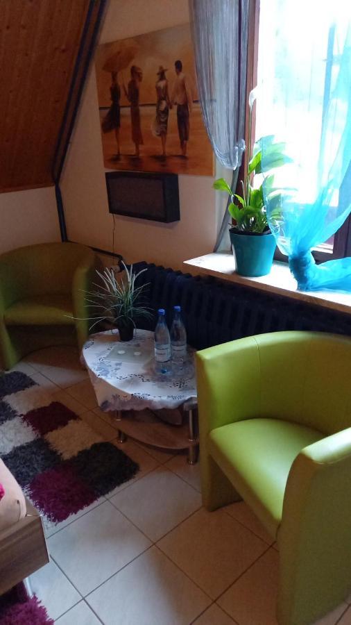Monteurwohnung Aroba Fehrenbach ภายนอก รูปภาพ